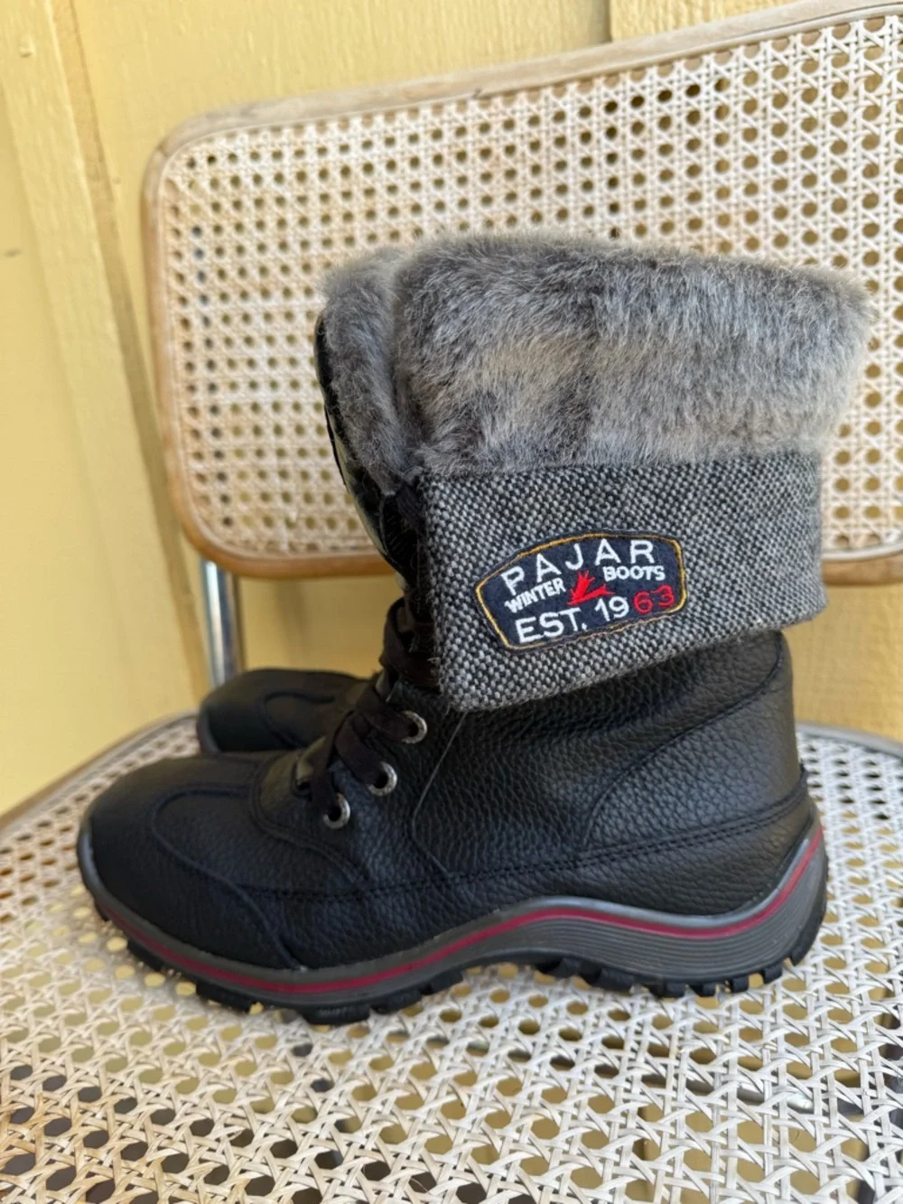 Pajar Canada Winter Boots Black Insulated Waterproof Women’s size 8